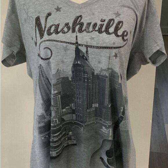 Sweet Gisele T-Shirt Women’s Size XXL Gray Nashville Graphic T-Shirt w Studding - Picture 2 of 8